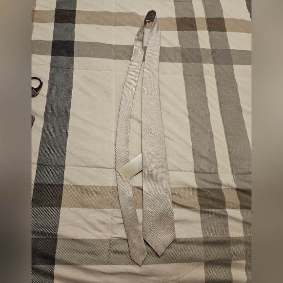 Tristan silk men tie classic white silver 100% silk brand new gift office wear - Picture 4 of 4